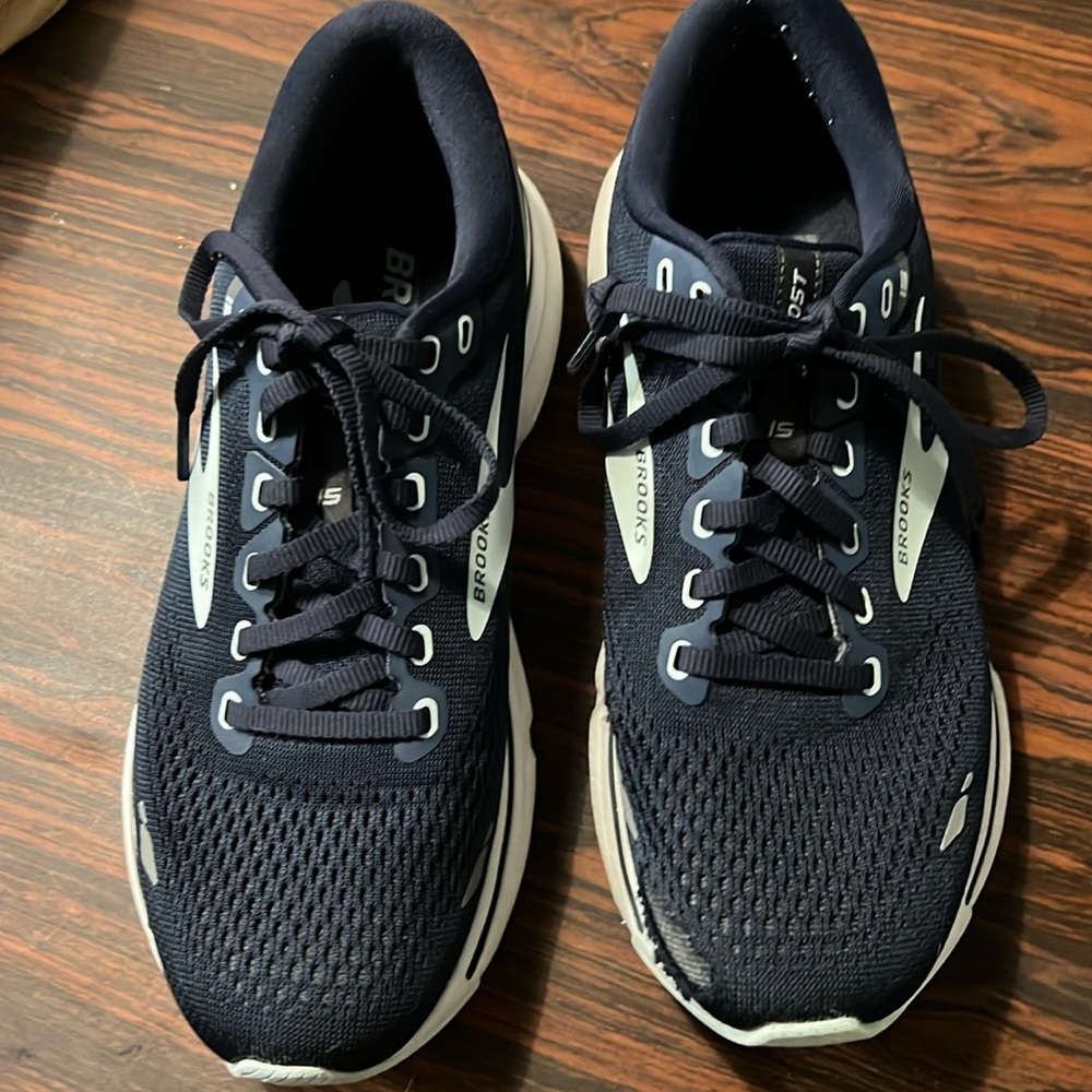 Women’s Brooks Ghost 15 Running Sneakers sz 8